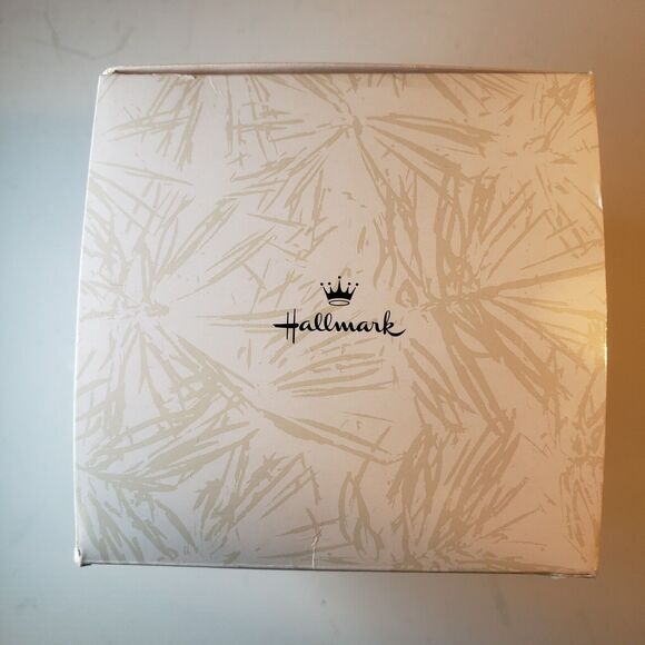 Hallmark Keepsake Ornament Barbie Holiday Collectors Series 1995 - Picture 5 of 6